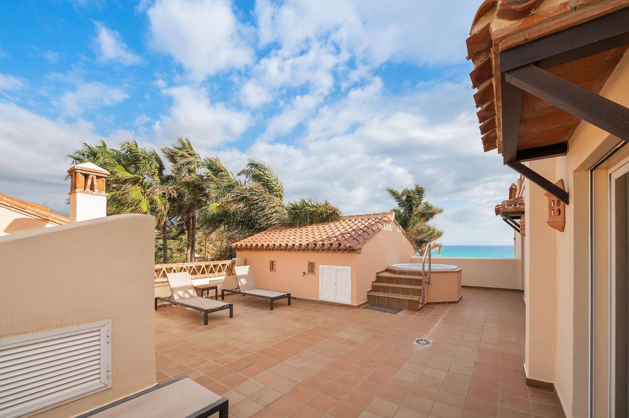 Wyndham Grand Costa Del Sol Aparthotel El Faro Exterior foto